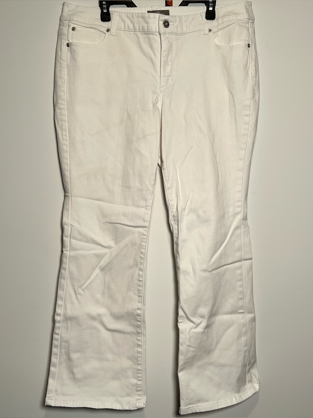 Chico’s size 3 White Women's Bootcut Pants - Classic Straight Fit
